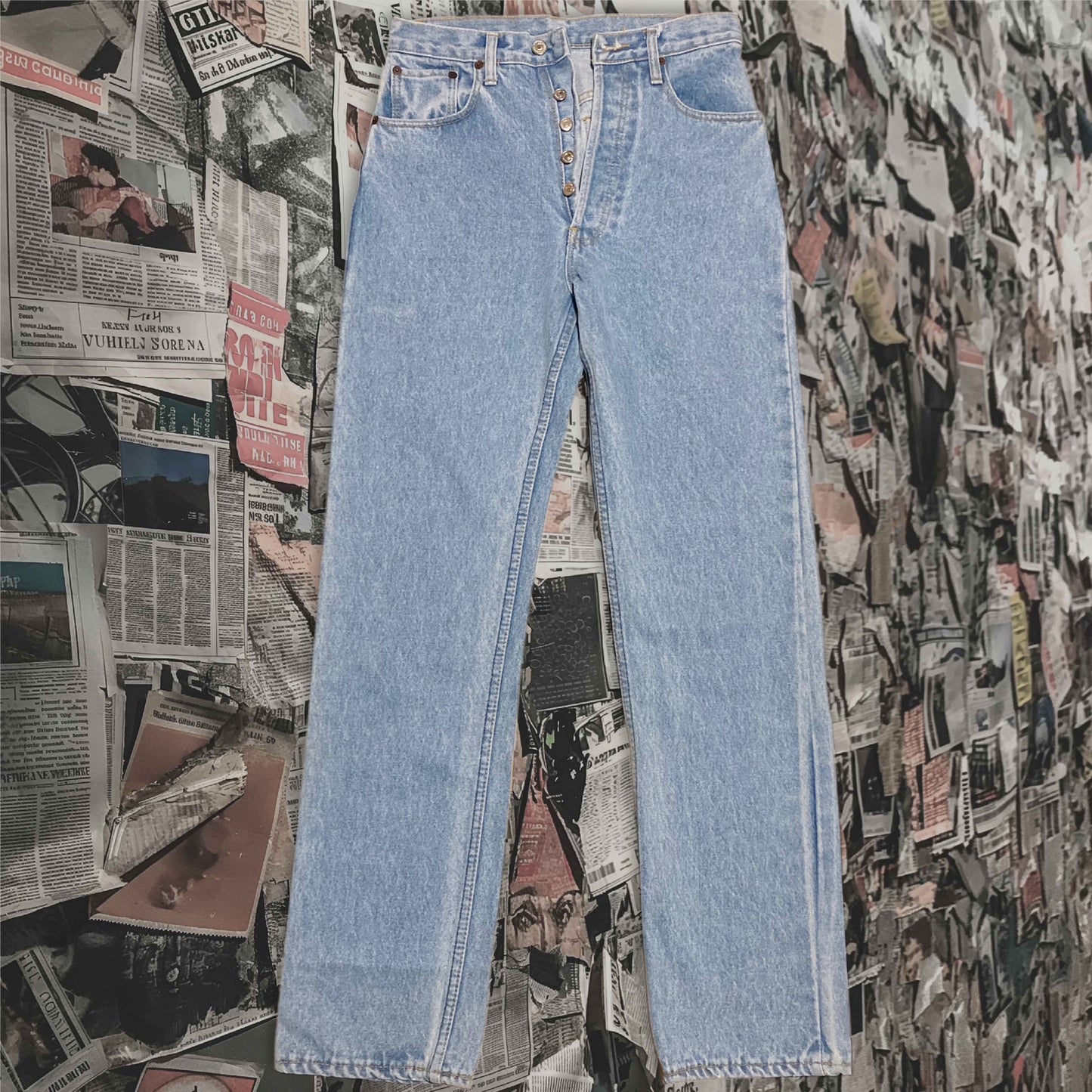 Deadstock 1980s Levi's 501 (made in DDR) W28 L34