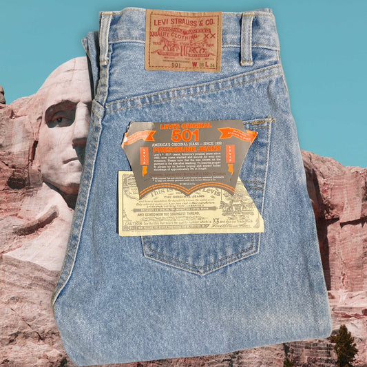 Deadstock 1980s Levi's 501 (made in DDR) W28 L34